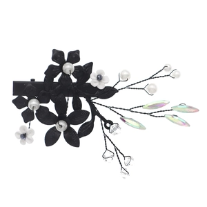 Pince à cheveux fleur noire faite main avec perles et cristaux pour fête d'Halloween
