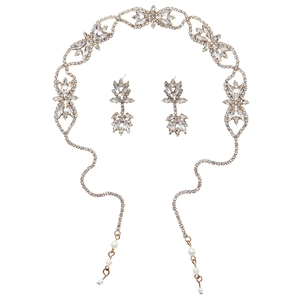 Parure de bijoux de mariée dorée avec strass étincelants et accents de perles blanches
