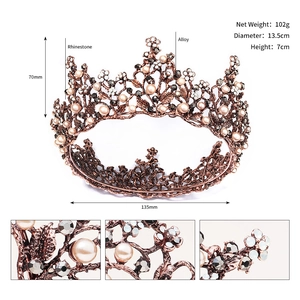 Baroque bridal crown dimensions showing 13.5cm diameter and 7cm height with pearls