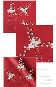 Dettaglio del set di forcine per capelli da sposa con perle bianche e strass scintillanti