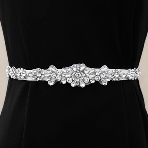 Élégante Ceinture de Mariage en Strass pour Femmes Écharpe à Fleurs en Cristal Cousue Main avec Ruban de Satin Blanc
