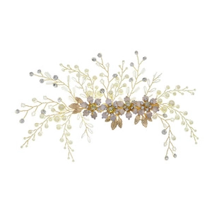 Détail de la pince à cheveux fleurs mauves faite main avec fil doré et perles