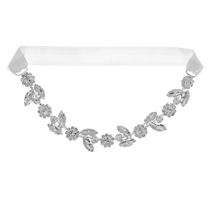 Jarretière de mariage élégante en satin blanc avec embellissements luxueux en strass