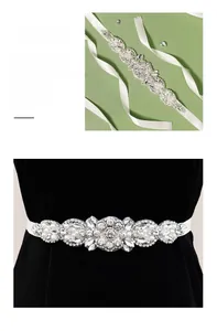 Détails d'une ceinture de mariée faite main avec strass brillants et perles sur ruban blanc