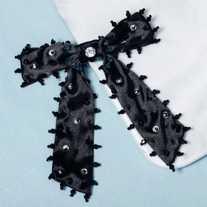 Pince à cheveux élégante en satin noir avec cristaux bleus et perles pour coiffure femme