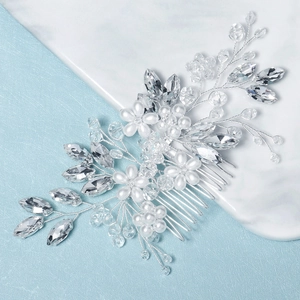 Exquisiter Brauthaarkamm in Silber mit Kristallblüten und Perlen für Hochzeitsfrisuren
