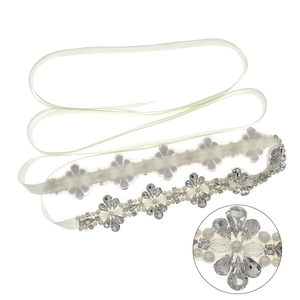 Ceinture de mariée de luxe avec strass étincelants et perles sur ruban ivoire