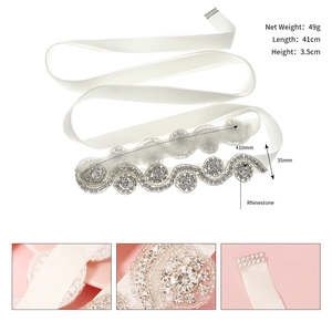 Ceinture de mariée élégante avec strass cousus main et ruban satin pour robe de mariée