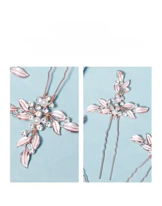Détails de l'épingle à cheveux en or rose avec feuilles, fleurs, perles et strass