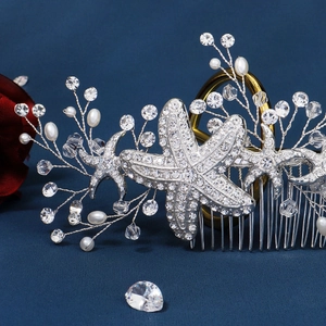 Elegant starfish hair comb with silver alloy, white pearls and sparkling rhinestones