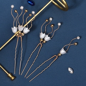 Dreiteiliges Set goldener Perlen-Haarnadeln mit Quasten und Maiglöckchen-Perlen