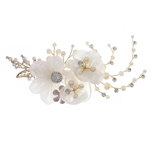 Eleganter Braut-Haarclip mit weißen Tüllblüten, Perlen und Kristallen für Hochzeiten