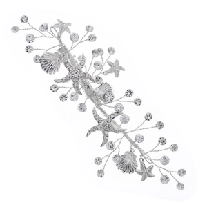 Details einer Braut-Haarklammer mit silbernen Seesternen, Muscheln und Strass
