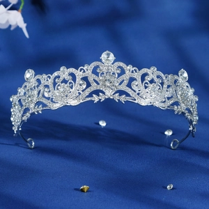 Elegant Baroque bridal crown with shimmering rhinestones and silver alloy for wedding luxury