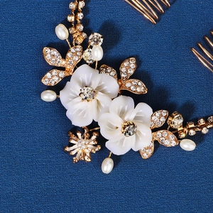 Exquisite bridal flower hair comb with pearls and rhinestones on gold metallic frame