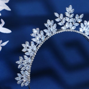 Elegant bridal headband with marquise zircons in a leaf design on silver base