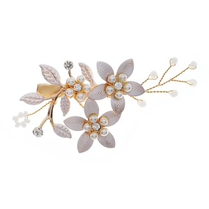 Barrette à cheveux florale chinoise avec pétales violets, perles et fils dorés