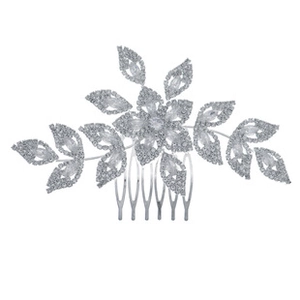 Vue détaillée du peigne à cheveux de mariée argenté avec fleurs et feuilles en cristal