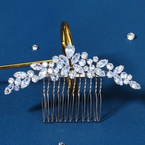 Elegant silver flower hair comb with sparkling zircons for bridal wedding headpieces