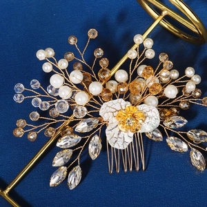 Handmade bridal hair comb with pearls and sunflower crystals for Chinese wedding