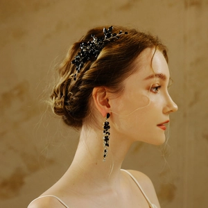 Parure peigne à cheveux et boucles d'oreilles en cristal noir avec motifs floraux