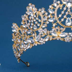 Baroque bridal crown in gold alloy with sparkling white rhinestones for wedding attire