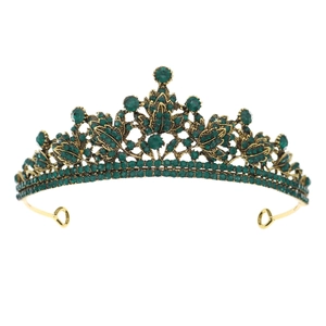 Diadème de mariée doré élégant avec strass vert émeraude au design baroque vintage