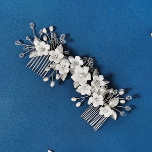 Détails du peigne à cheveux de mariée fait main avec fleurs en céramique et perles