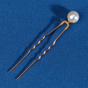 Eleganter goldener U-förmiger Haarnadel mit weißer Perle für Hochzeitsfrisuren von Bräuten