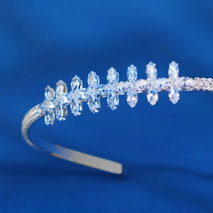 Serre-tête argenté élégant avec feuilles en cristal marquise pour mariages et fêtes