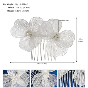 Détail d'un peigne à cheveux fleurs argentées et perles, 7x5,5cm pour coiffure de mariée