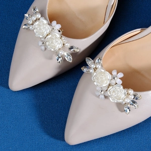 Eleganti tacchi a punta con fermagli per scarpe rimovibili con fiori di perle e cristalli