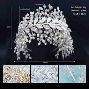 Dettaglio della corona da sposa con intricato design di perle finte e strass luccicanti