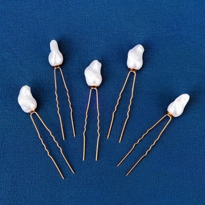 Five-piece set of U-shaped gold hair pins with irregular white baroque pearl accents