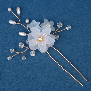 Handmade bridal flower hair pin with matte resin petals, white pearls and gold U-shaped pin