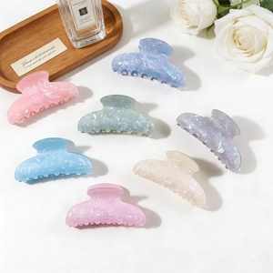 Elegant PVC Pearlescent Marble Hair Claw Clips Large Shark Clips Strong Hold Fashion Hair Accessories For Women Daily Styling