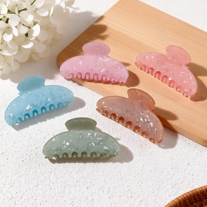 Elegant glitter jelly hair claws in five colors featuring marble texture and pearl luster