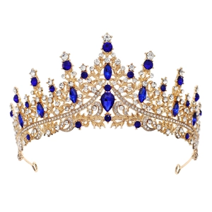 Diadème de mariée doré élégant avec pierres bleues en goutte et cristaux blancs
