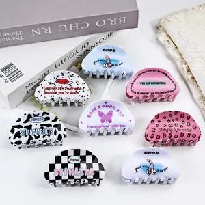 Set aus 8 stylischen 8,5cm Haarklammern mit Leoparden-, Kuh- und Karomustern