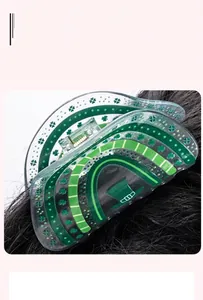 Detalle de pinza para el pelo de trébol de San Patricio con coloridos estampados festivos