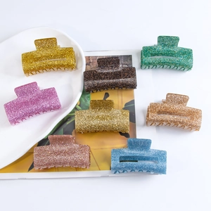 8 couleurs de pinces à cheveux rectangulaires en acrylique pailleté sur plateau blanc