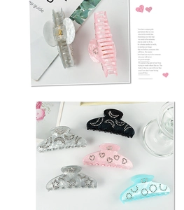 Détail des pinces à cheveux de 8 cm avec strass en diverses couleurs et motifs