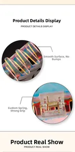 Détail de la pince à cheveux fantôme holographique montrant le ressort en métal doré durable