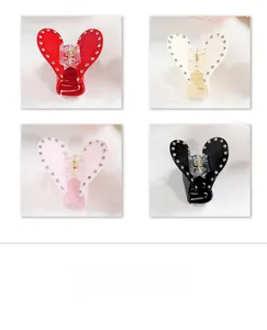 Détails des pinces à cheveux coeur avec strass en rouge, crème, rose et noir