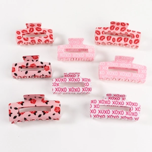 Pink heart and floral claw clip set for women with XOXO letters and rose pattern