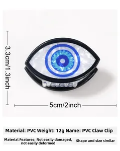 Detailansicht der 5 cm Evil Eye Haarklammer aus PVC mit genauen Abmessungen und geringem Gewicht