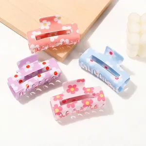 Pince à Cheveux Rectangulaire Marguerite PVC Creux Pince Requin Doux Élégant Accessoire de Coiffure pour Femmes