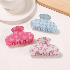 Dreiteiliges Set eleganter Haarklammern aus Acryl mit Gänseblümchen- und Schmetterlingsmuster