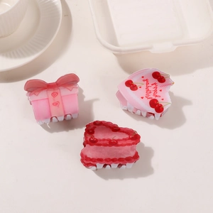 3-teiliges Set aus rosa Acryl-Haarklammern mit Kirsch-, Herz- und Kuchenmustern
