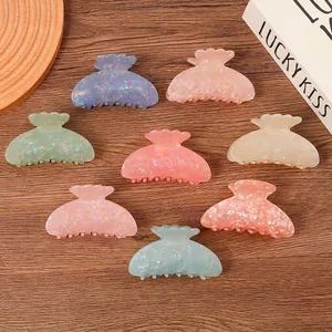 Large Hair Claw Clips For Women PVC Artificial Pearl Finish Non-Slip Strong Hold Pastel Petal Shape Shark Clips Hair Accessories